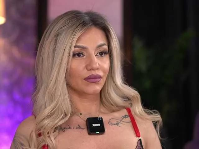 Naked AlmaVelia wants you to fuck her body now AlmaVelia from BongaCams