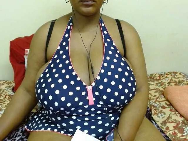 BustyBabeXX from BongaCams