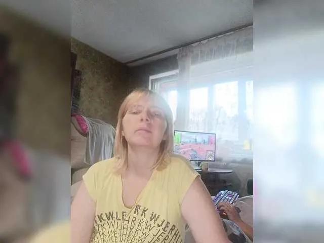 FireGella from BongaCams