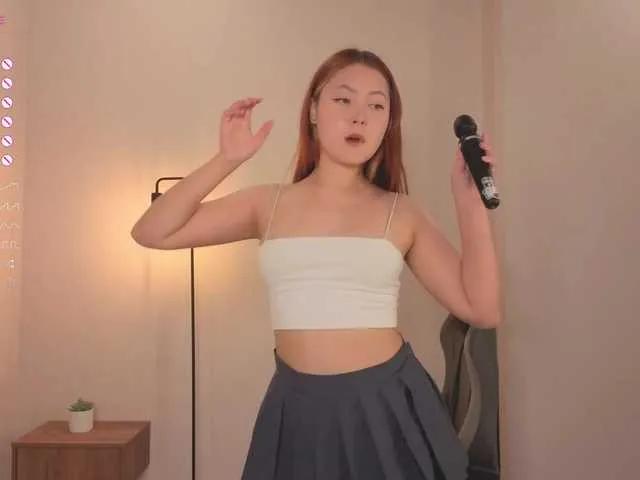 Discover French-Eyes, she wants to masturbate for you French-Eyes from BongaCams