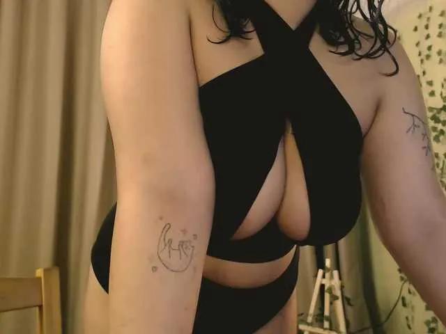 honeybrownie from BongaCams