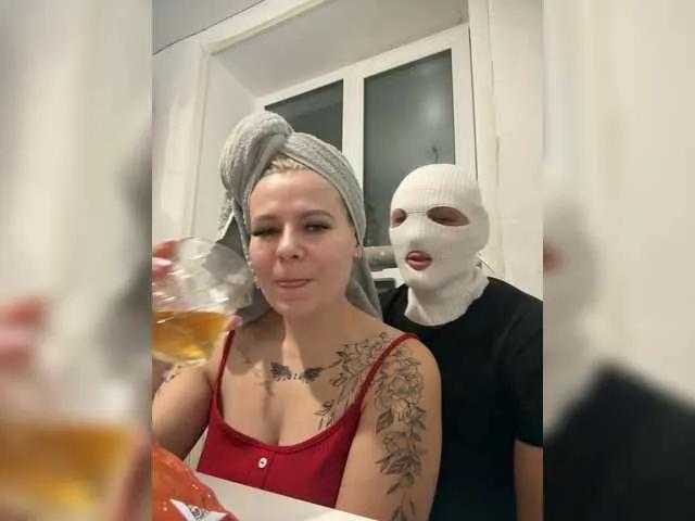 KiraNika from BongaCams