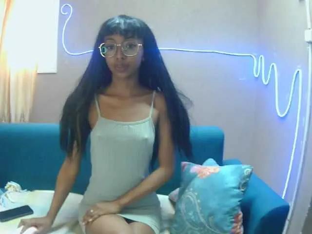 Watch sweet model Marinahgrey Marinahgrey from BongaCams