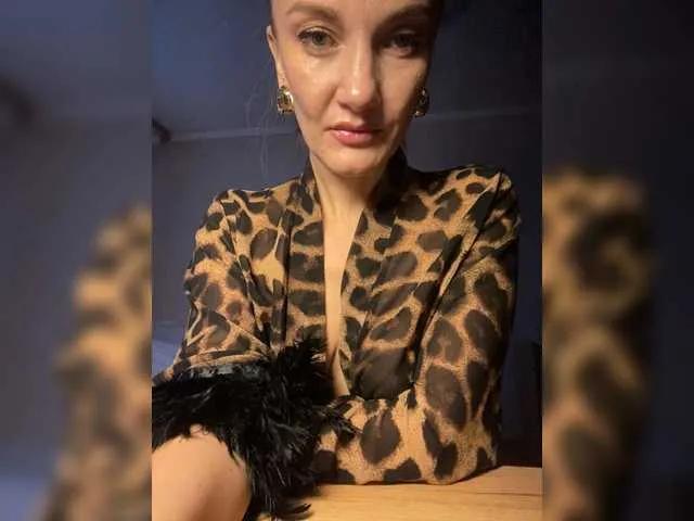 Monro from BongaCams