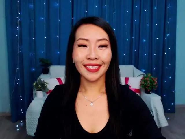 Naked Sarahsexygirl wants you to fuck her body now Sarahsexygirl from BongaCams