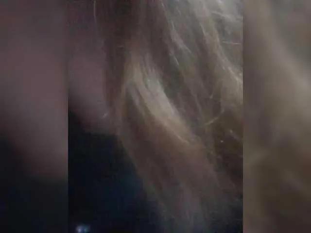 Cute TenderBerry wants you to fuck her body now TenderBerry from BongaCams