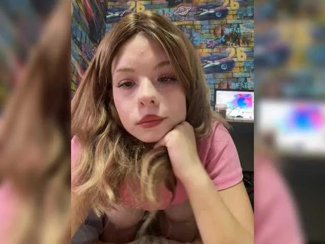 Twiksy from BongaCams