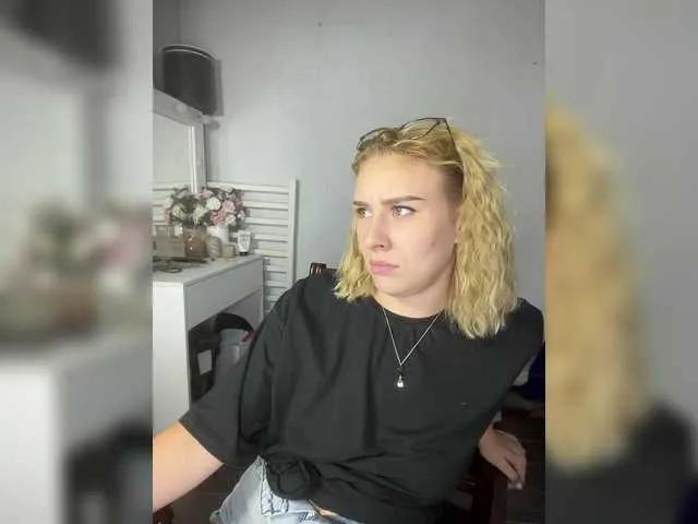 Masturbate to naked escort Virgokristy virgokristy from BongaCams