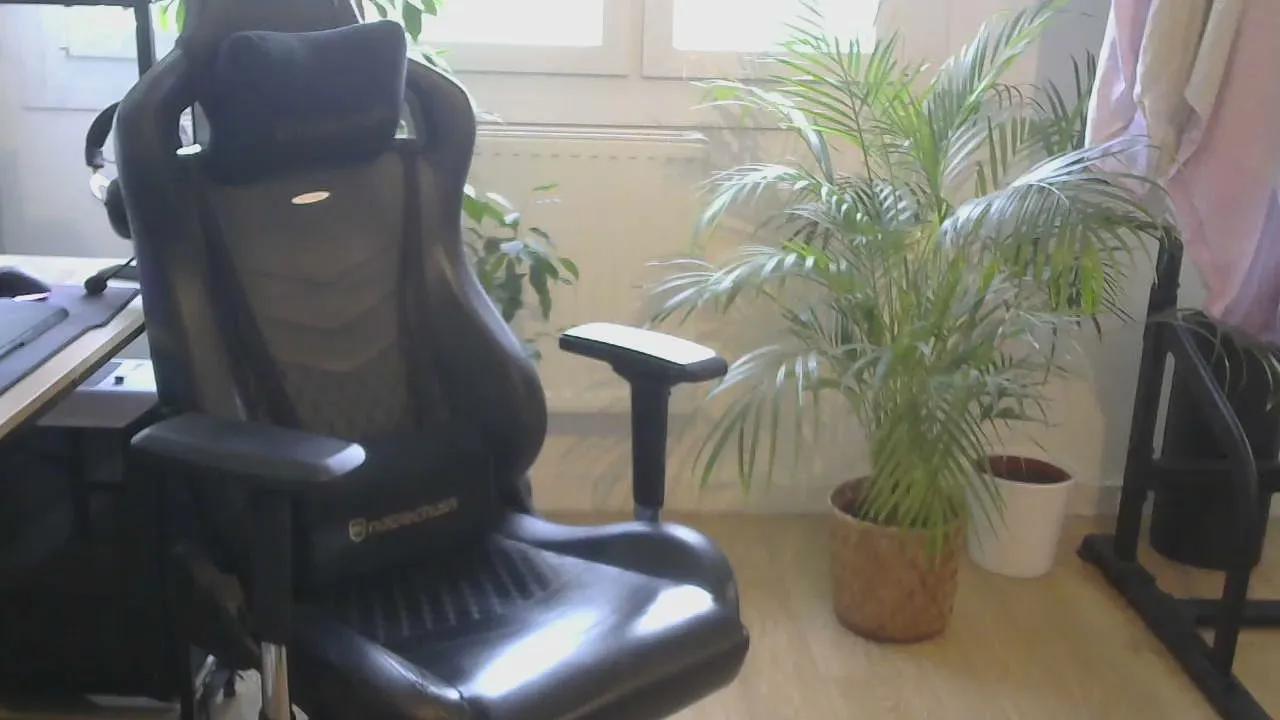 Watch Ahlix, zie wants to masturbate for you ahlix from Cam4