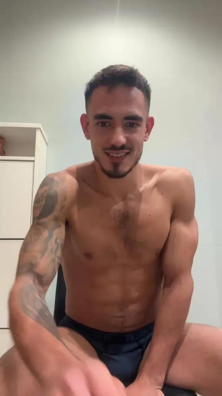 AlejandroAlpha from Cam4