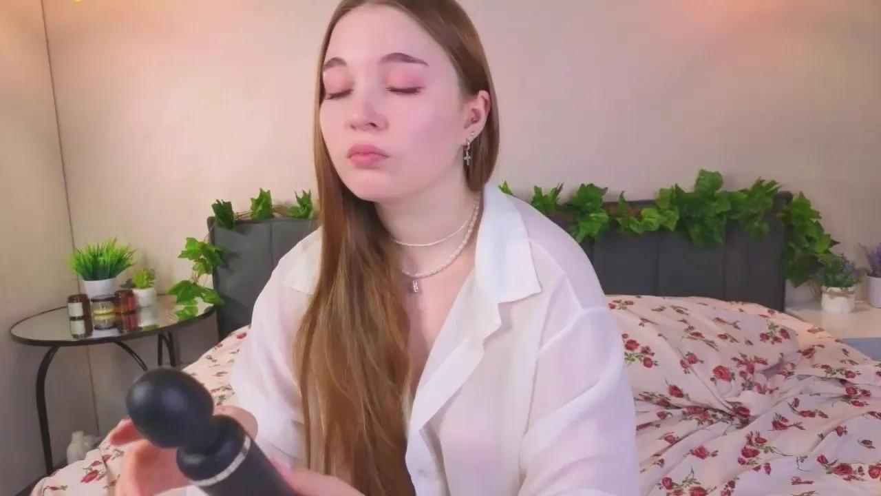 Explore 21 years old AlodieFitt from Cam4 AlodieFitt from Cam4