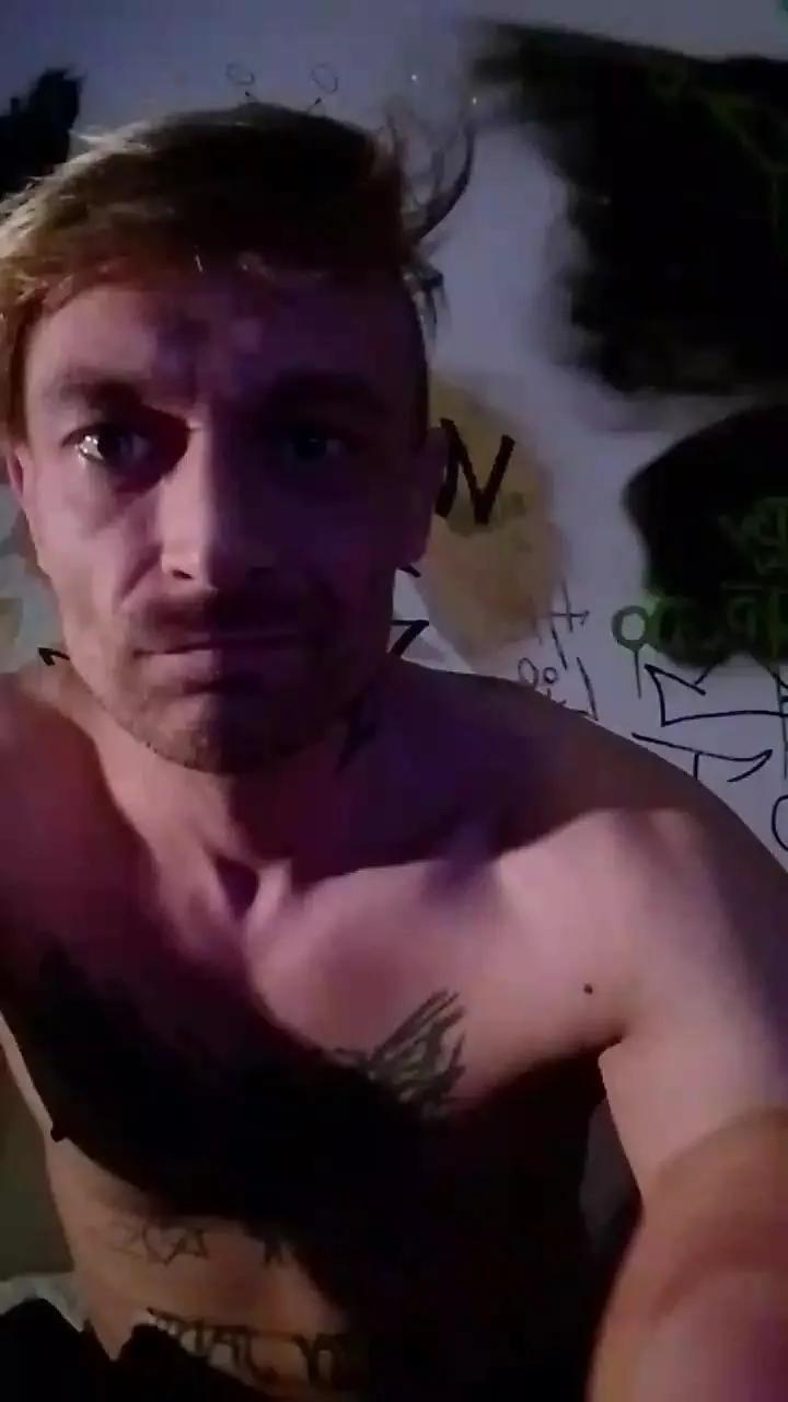 Frodofuck4201 from Cam4