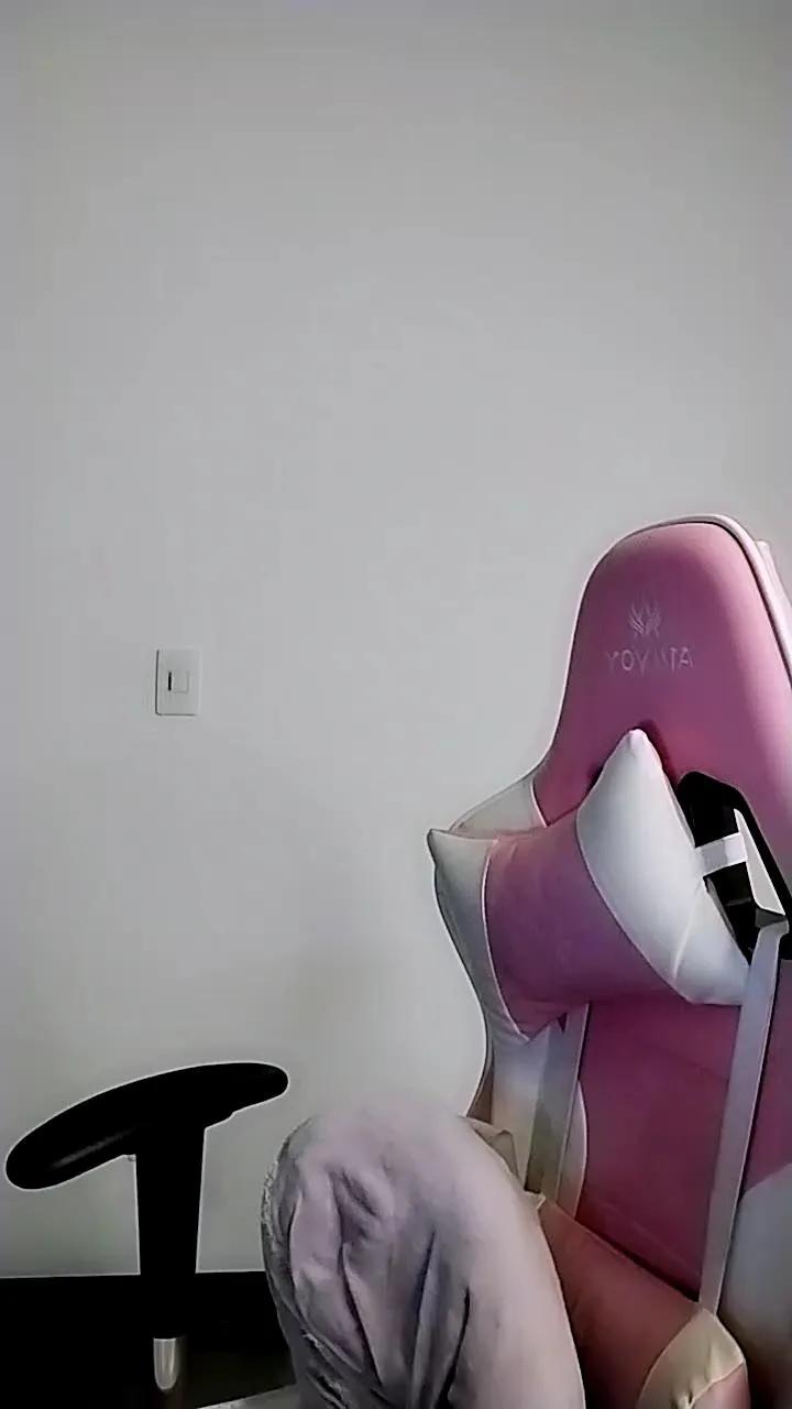 Watch sexy camwhore Kittyfeet1 Kittyfeet1 from Cam4