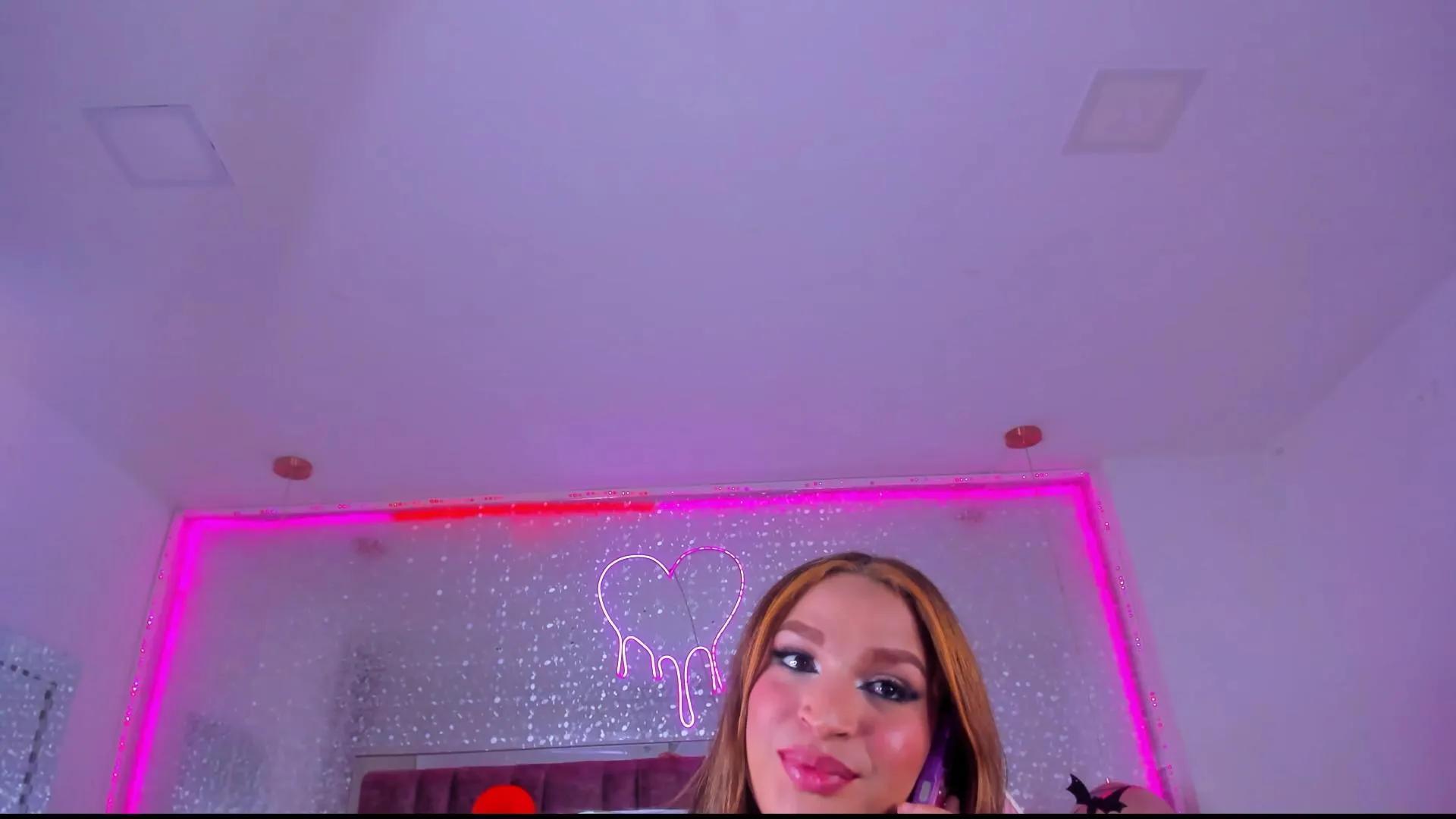 Discover Cam4's KylieVictoria_ KylieVictoria_ from Cam4