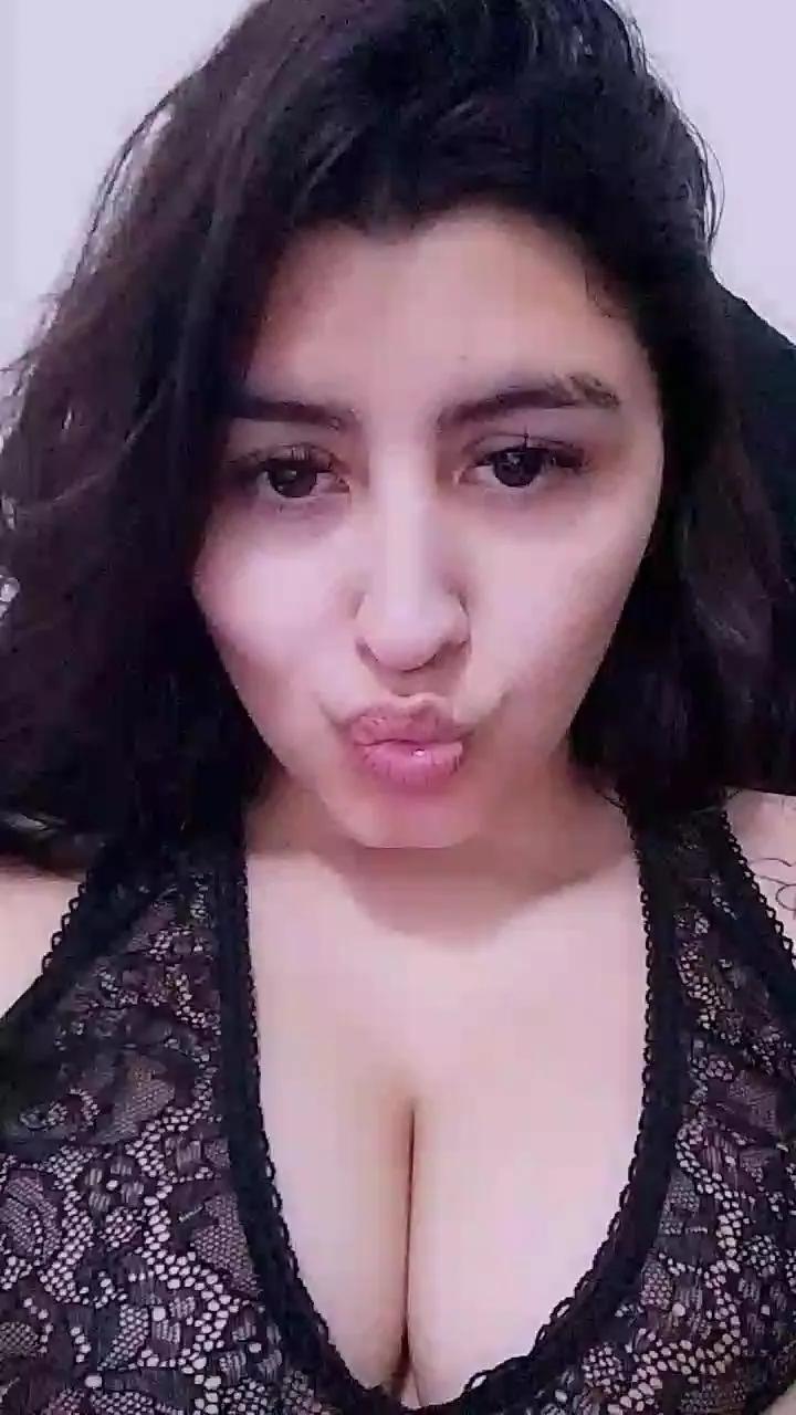 Sweet Lubelen02 wants you to fuck her body now Lubelen02 from Cam4