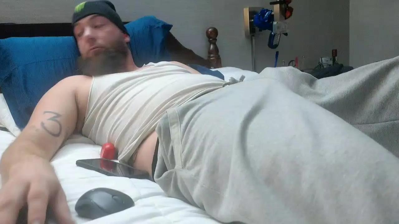 Slutty StayHorNY33 wants you to fuck his body now StayHorNY33 from Cam4