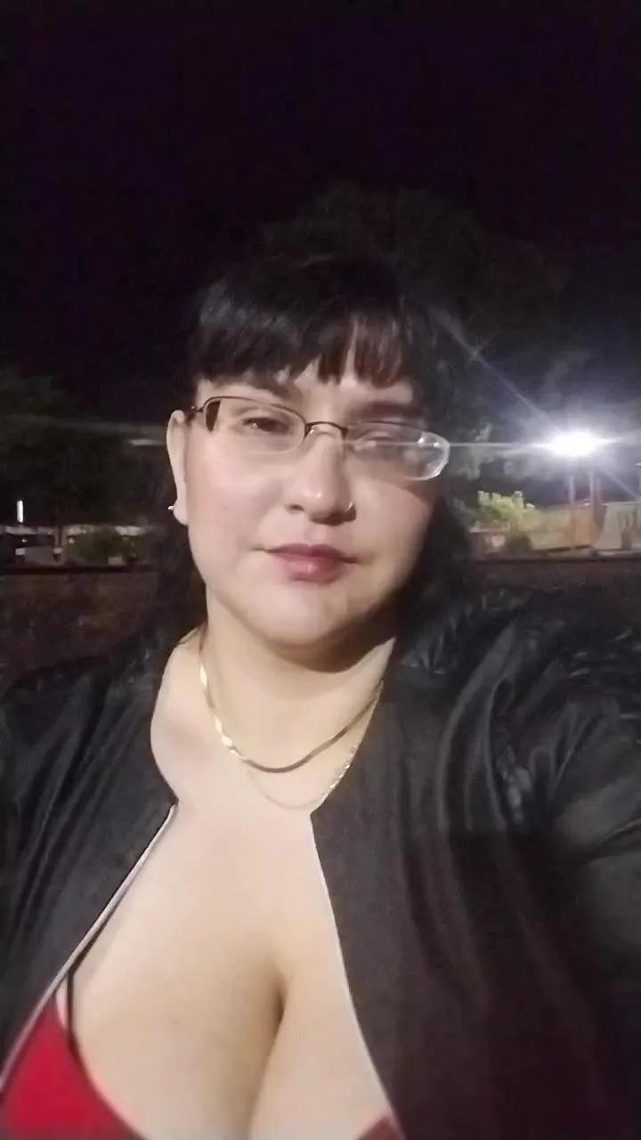 Cam4 WineBee WineBee from Cam4