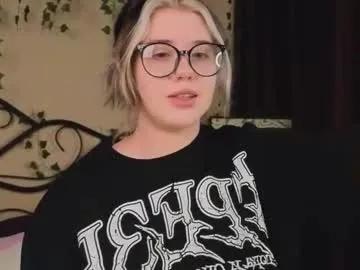 Masturbate to slutty escort Irissocute irissocute from Chaturbate