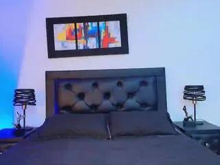 Try sweet stripper Kamile_nilsen kamile_nilsen from Flirt4Free