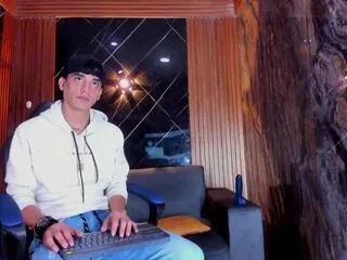 Masturbate to sweet performer Robin_rey robin_rey from Flirt4Free
