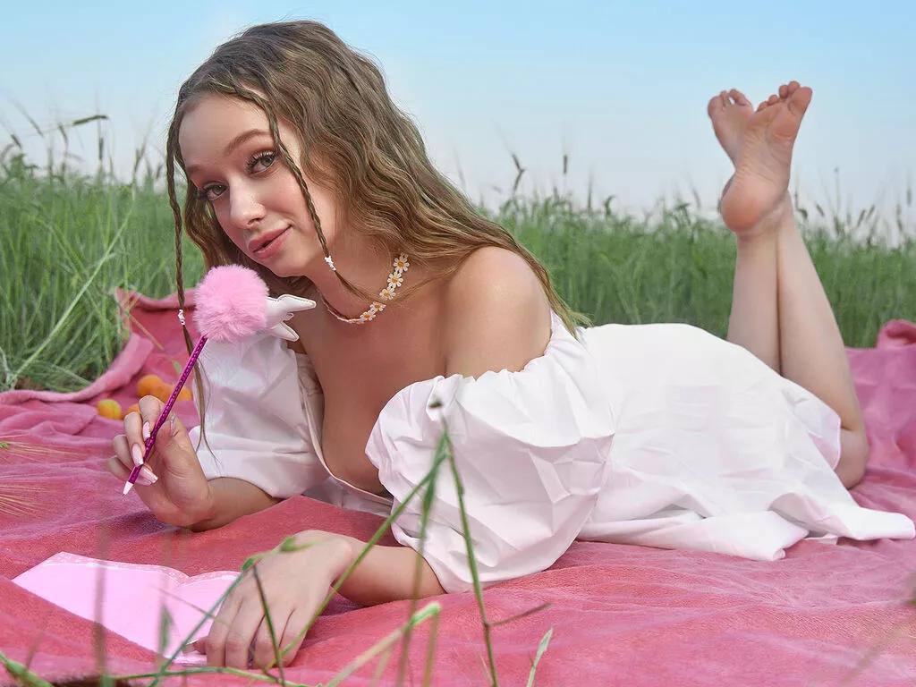 AdeleWood from LiveJasmin