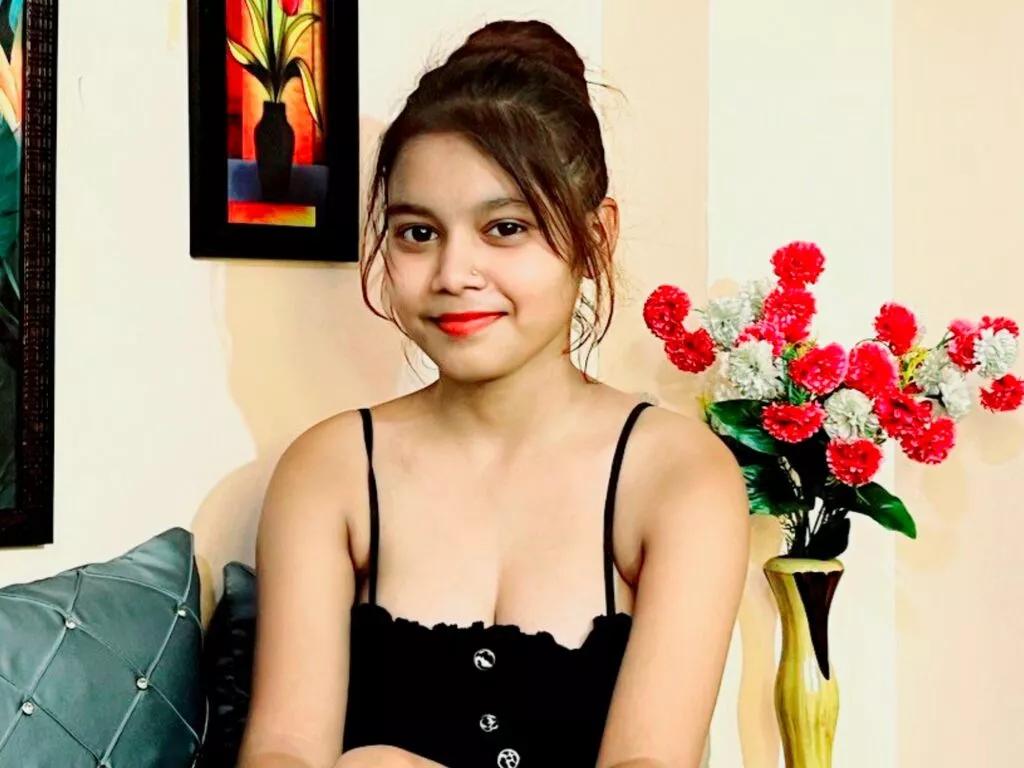 Explore AdrianaReyez, she wants to masturbate for you AdrianaReyez from LiveJasmin