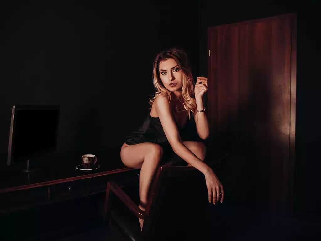 AlmaShannon from LiveJasmin