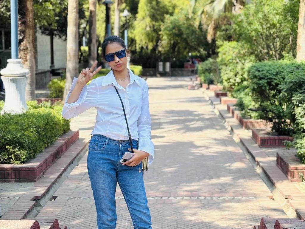 AmairaSingh from LiveJasmin