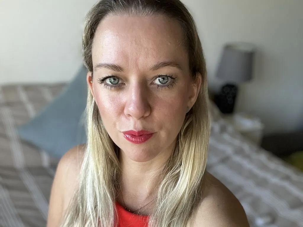 AmindaRobin from LiveJasmin