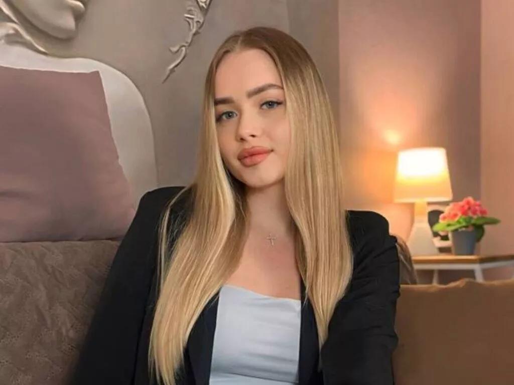 Watch LiveJasmin's AvroraGoldie AvroraGoldie from LiveJasmin