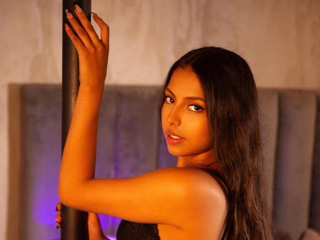 Discover BrissaScott, she wants to masturbate for you BrissaScott from LiveJasmin