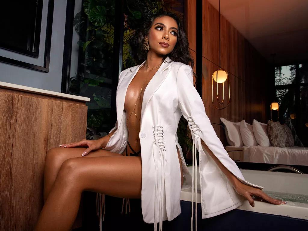 Watch CristalMatthews, she wants to masturbate for you CristalMatthews from LiveJasmin