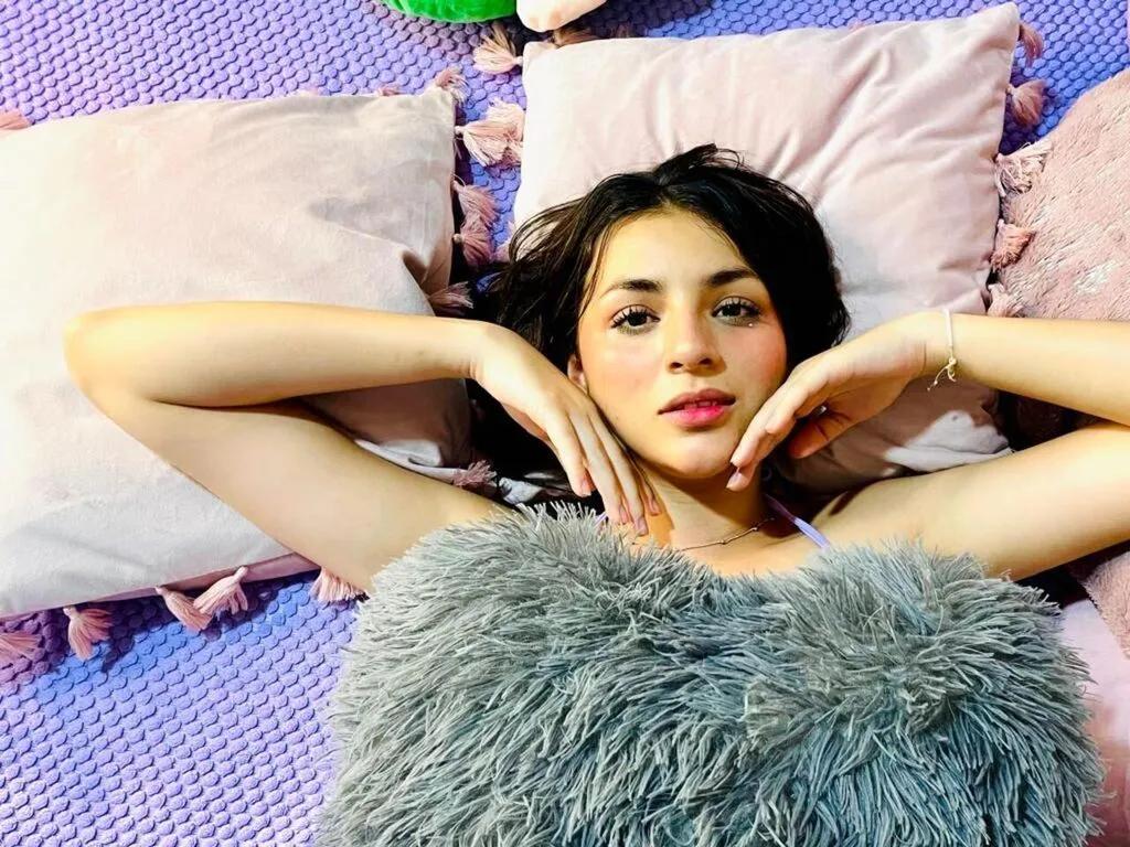 Try 19 years old EmmyRouss from LiveJasmin EmmyRouss from LiveJasmin