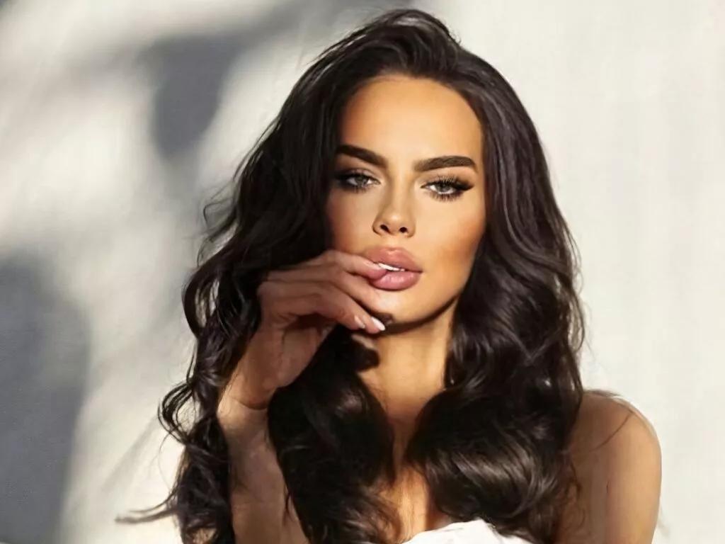 Cute InesMoore from LiveJasmin InesMoore from LiveJasmin