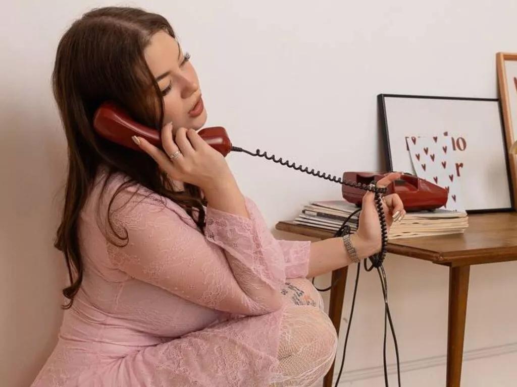 Masturbate to sweet camwhore KristiGroune KristiGroune from LiveJasmin