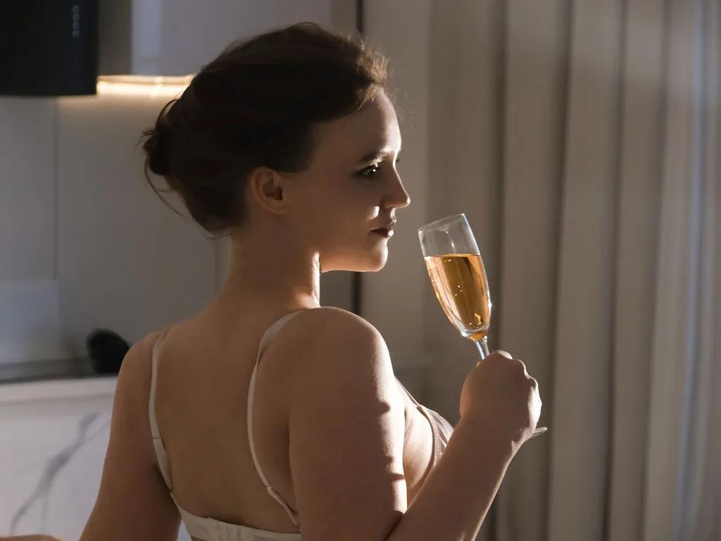 Naked LilianBright wants you to fuck her body now LilianBright from LiveJasmin