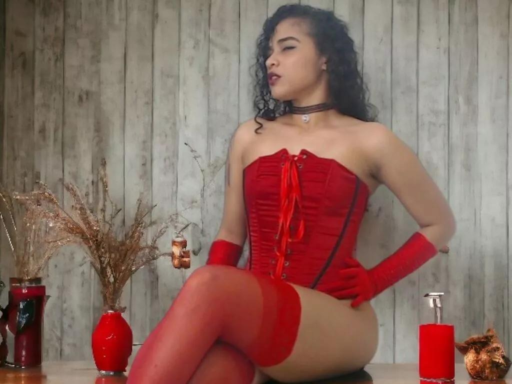 Watch LunaMuler, she wants to masturbate for you LunaMuler from LiveJasmin