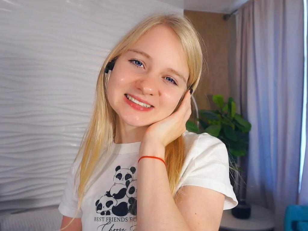 Discover 19 years old MathildaHultz from LiveJasmin MathildaHultz from LiveJasmin