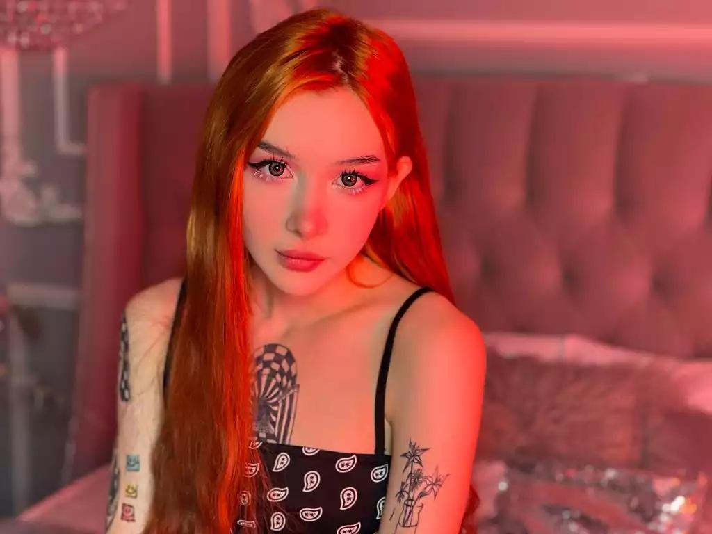 NesollaMaison from LiveJasmin