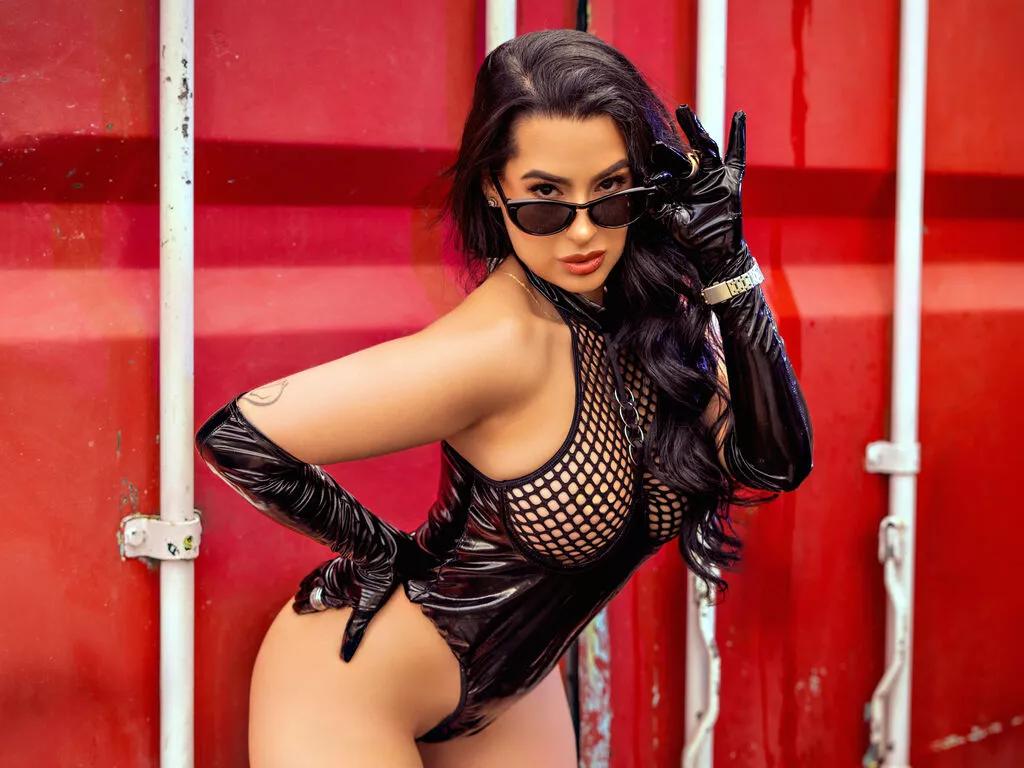 Sweet NiaSalvatore wants you to fuck her body now NiaSalvatore from LiveJasmin