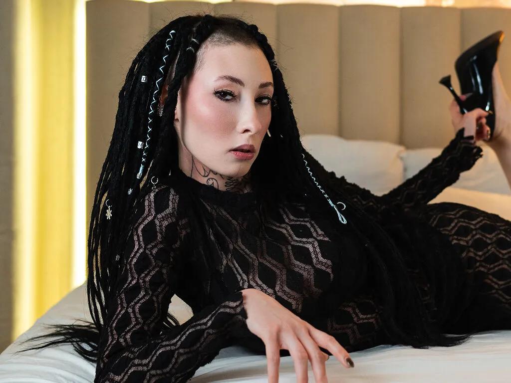 Explore cute model RoxyUrban RoxyUrban from LiveJasmin