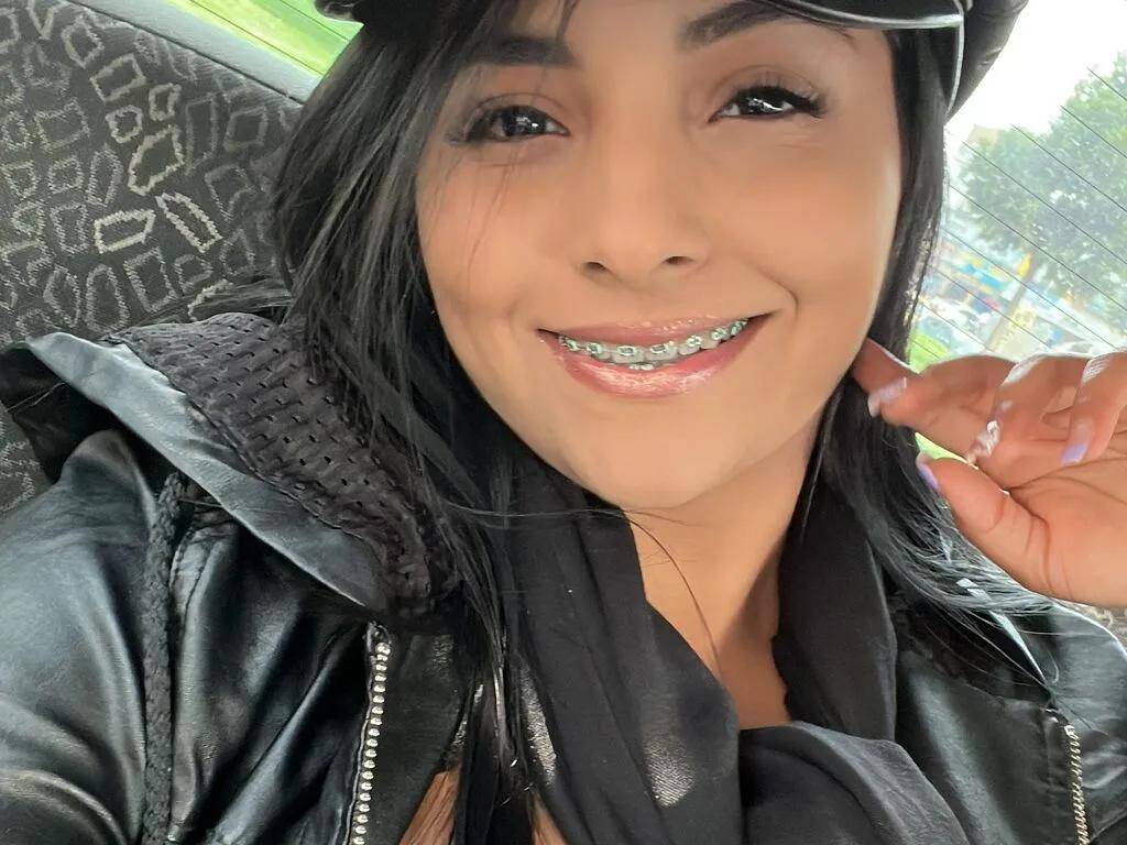 Masturbate to cute stripper StefanyaLeya StefanyaLeya from LiveJasmin