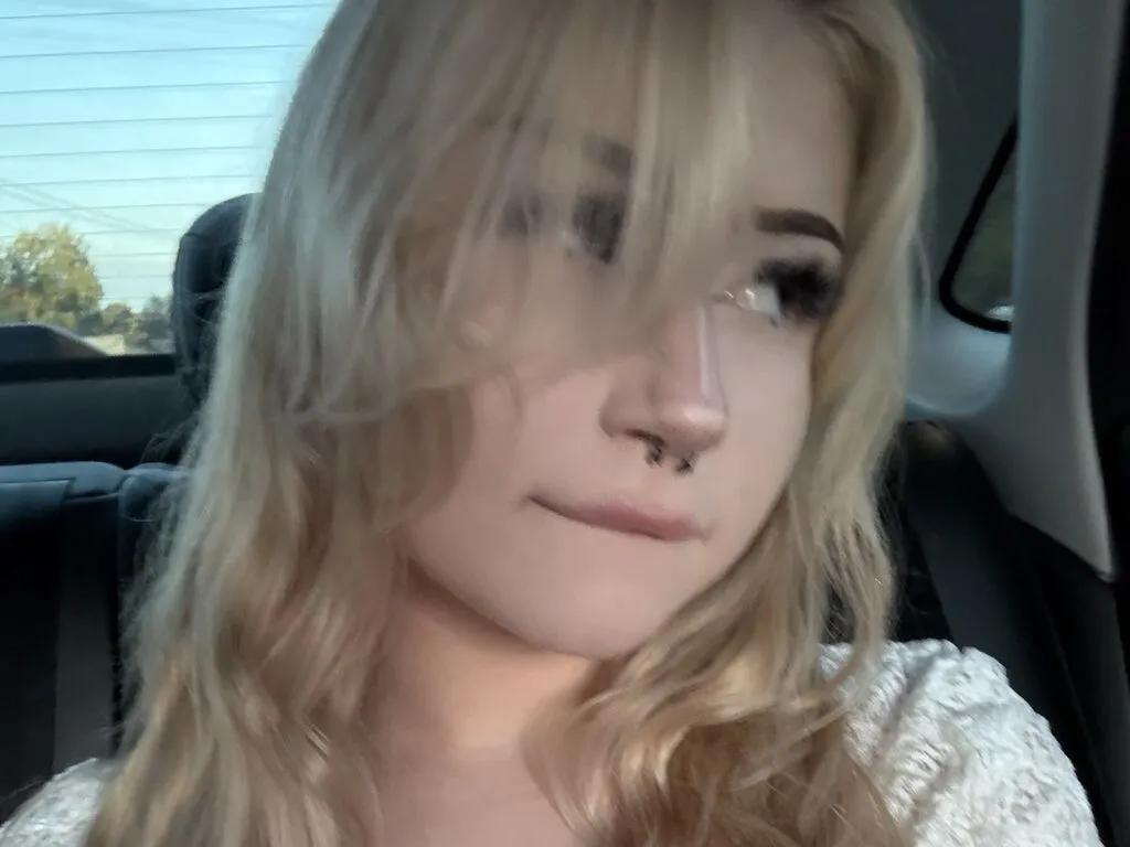 VerlieRentar from LiveJasmin