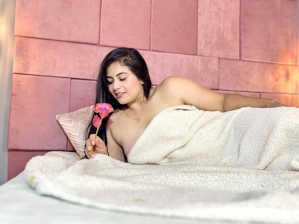 Sweet XiomyEvance wants you to fuck her body now XiomyEvance from LiveJasmin