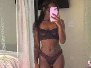 Kylieloveskink from Streamate