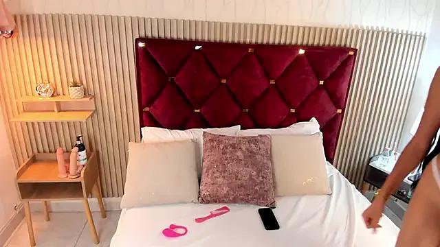 Watch StripChat's Bella_Miah Bella_Miah from StripChat