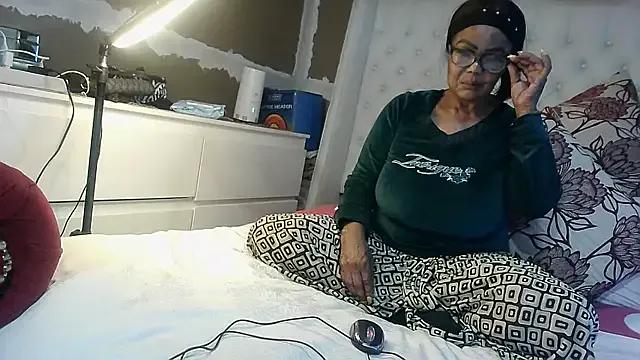 Discover Carocurvy, she wants to masturbate for you Carocurvy from StripChat