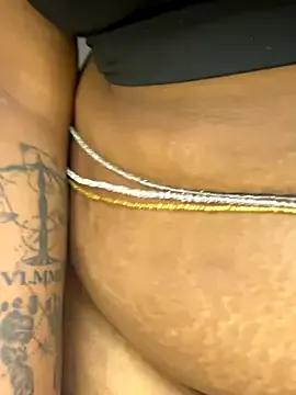 Sexy Curveysinaa wants you to fuck her body now Curveysinaa from StripChat