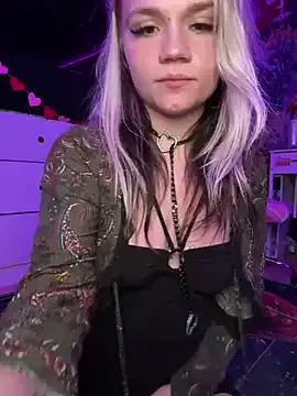 Cutiepiespanks from StripChat