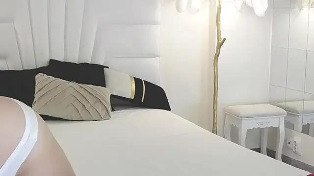 Discover slutty escort JennaClover JennaClover from StripChat